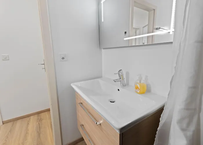 Paisible Au Pied Des Pistes De 克莱恩 蒙塔纳